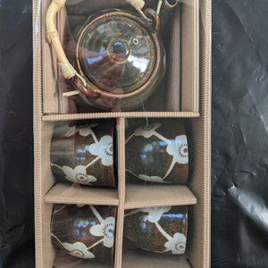 Japanese teapot & cups